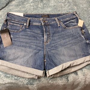 Boyfriend shorts with light distressing